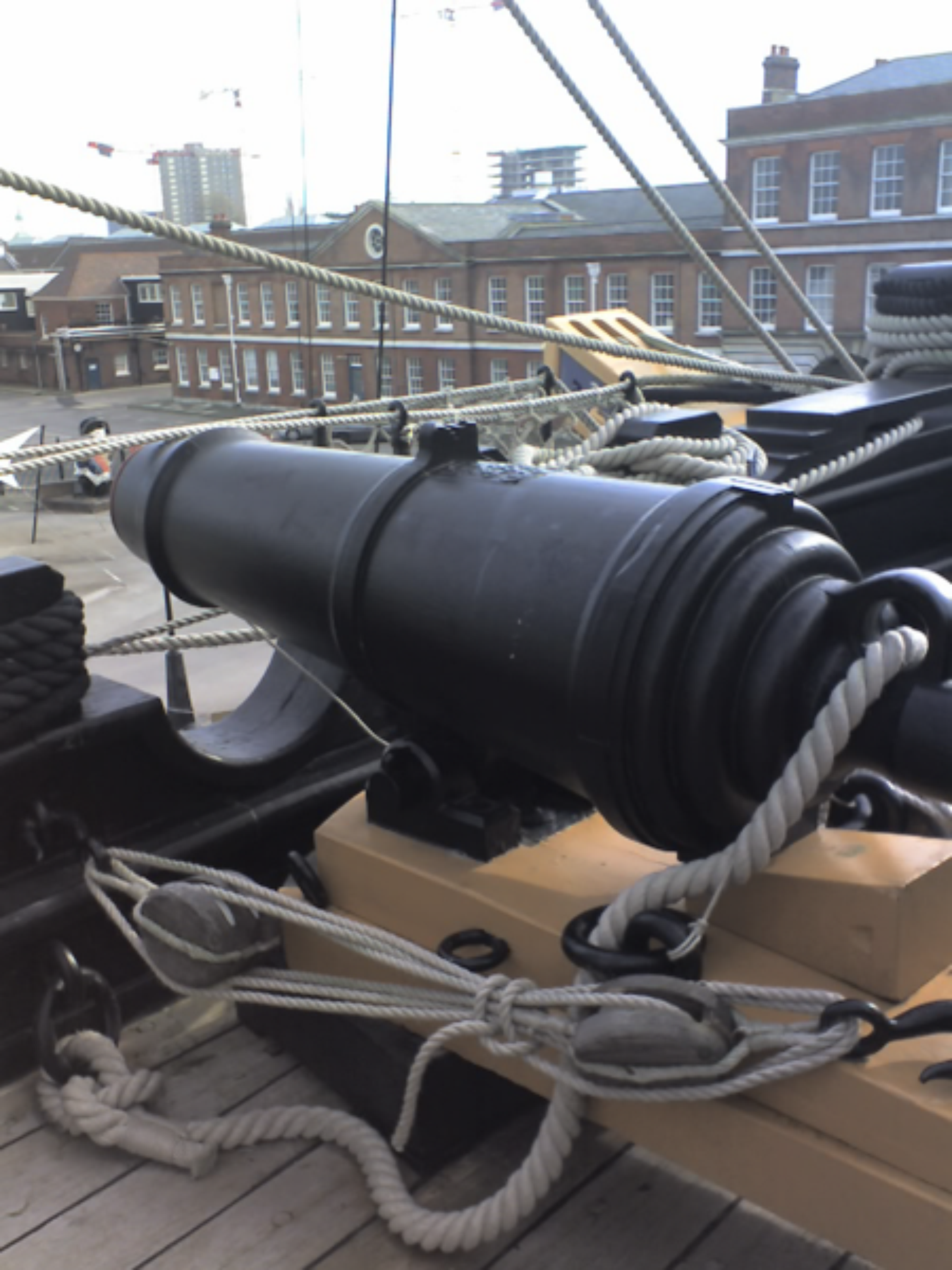 450px-hms_victory_68lb_carronade.png